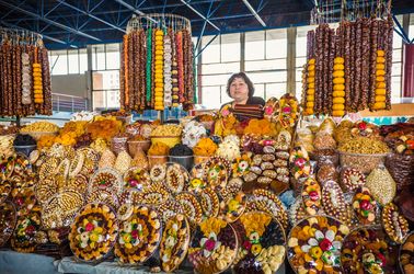 Marché de fruits secs et bonbons