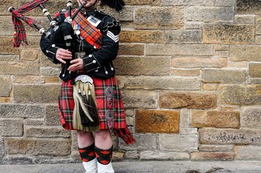 Cornemuse et costume traditionnel