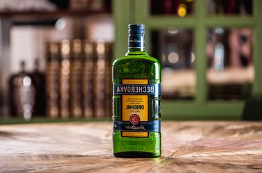 Une bouteille de Becherovka